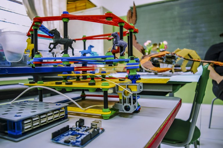 Escolas de Goiás participam de programa piloto do governo de Educação Digital