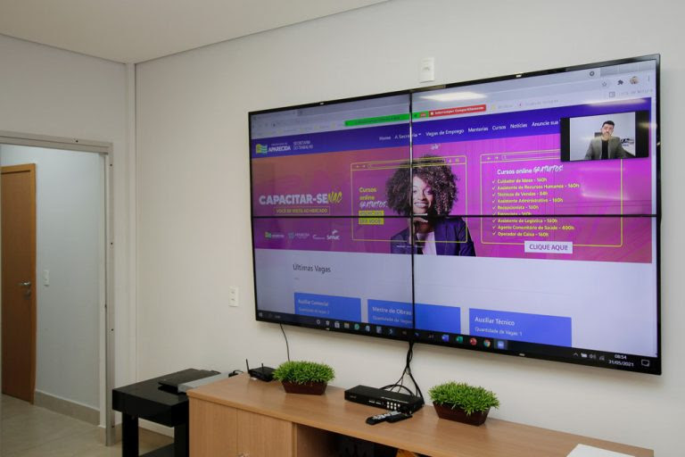 plataforma online para busca de vagas de emprego em Aparecida