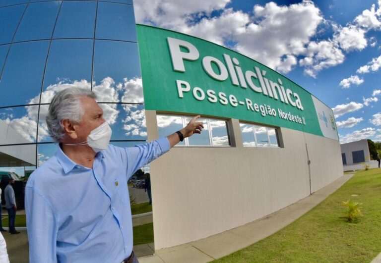 Caiado inaugura serviço de diálise peritoneal e nova escola em Posse e São Domingos