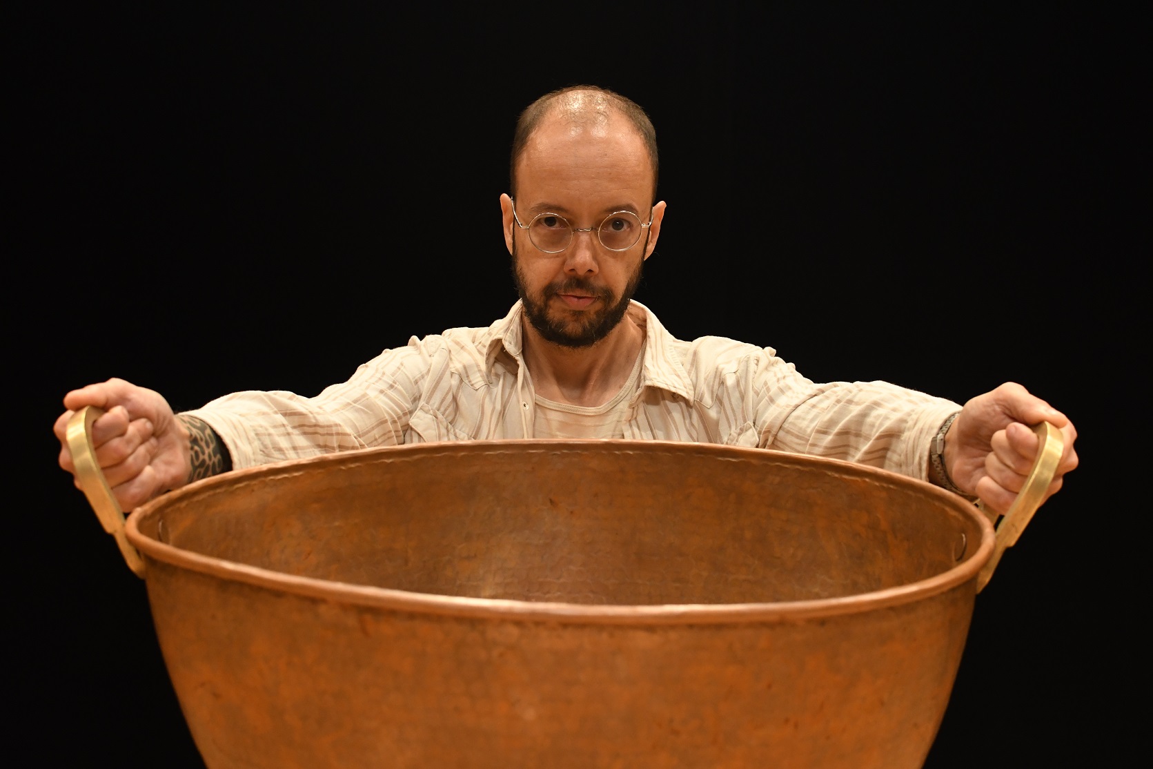 Imagem ilustrativa do ator principal da obra teatral.