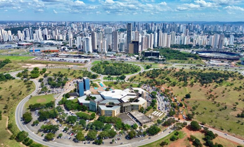 Imagem ilustrativa do Paço municipal de Goiânia visto de cima.