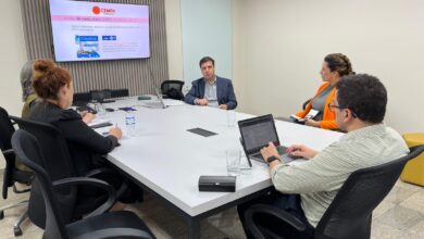 Imagem ilustrativa de uma reunião de monitoriamento climático sobre a temática "Goiás poderá enfrentar ondas de calor mais frequentes e temperaturas acima de 38 graus"
