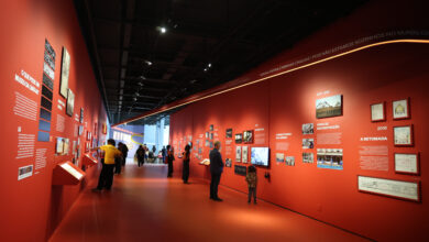 Imagem ilustrativa da mostra temporária "Luz da Língua", no Museu da Língua Portuguesa, em São Paulo.